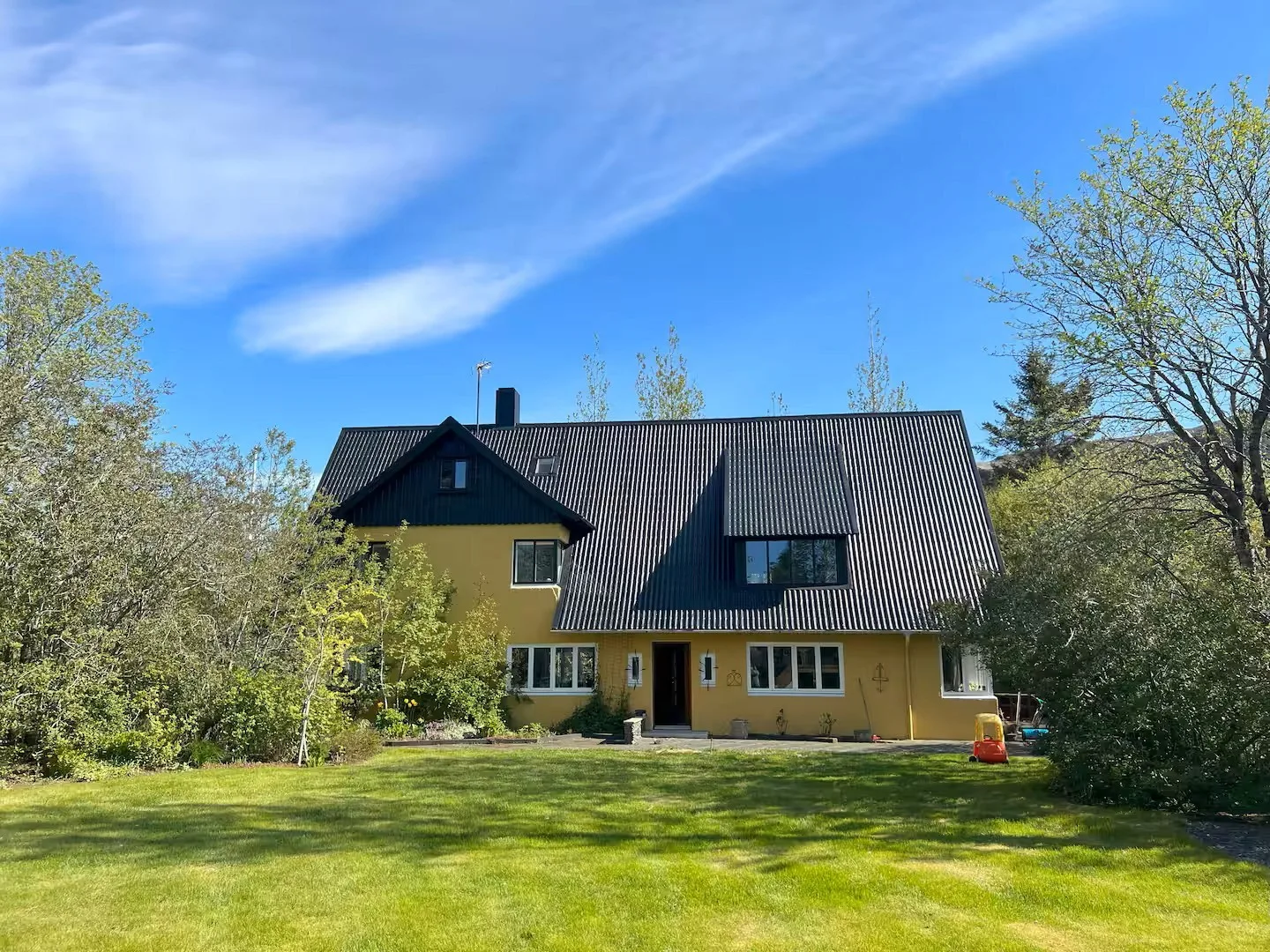 The house from the garden