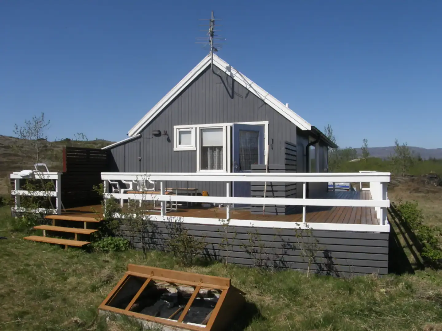 Secluded Cabin on the Waterfront — photo 8